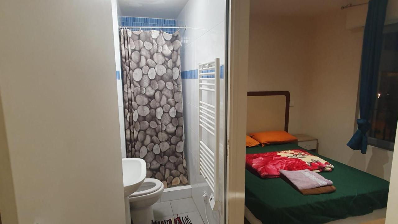 Hotel Le Privilege La Courneuve Eksteriør billede