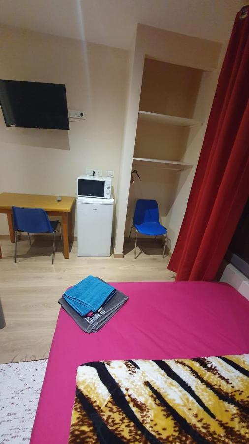 Hotel Le Privilege La Courneuve Eksteriør billede