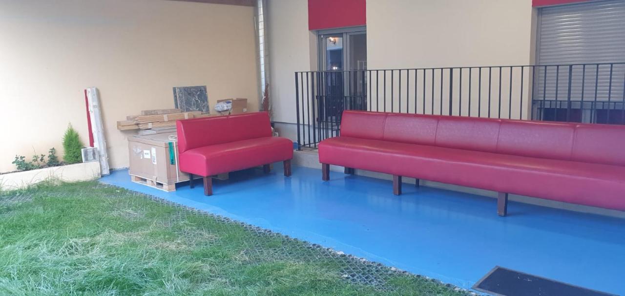 Hotel Le Privilege La Courneuve Eksteriør billede