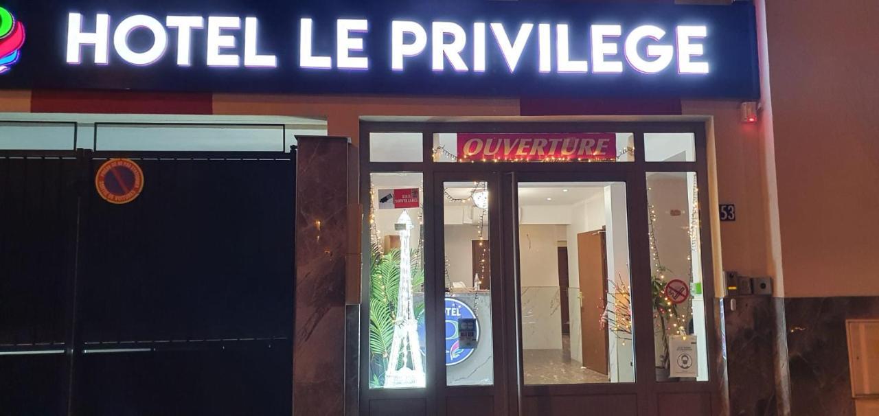 Hotel Le Privilege La Courneuve Eksteriør billede